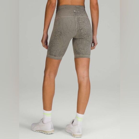 Lululemon Wunder Train High-Rise Short 8" Thread Dye Rover Black Size 2 - Picture 2 of 8